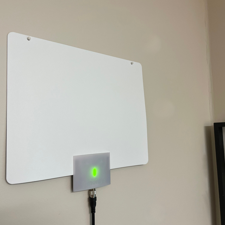 Mohu Leaf Ultimate Amplified Indoor HDTV Antenna with Signal Indicator