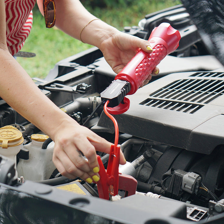 Vehicle Jump Starter, Flashlight & Power Bank