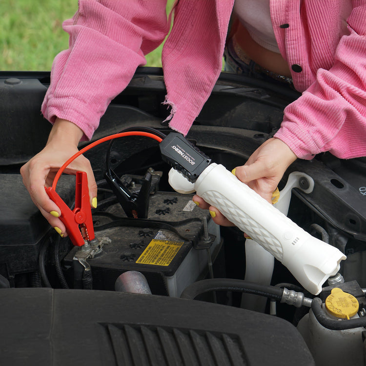 Vehicle Jump Starter, Flashlight & Power Bank