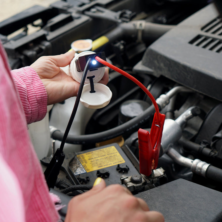 Vehicle Jump Starter, Flashlight & Power Bank