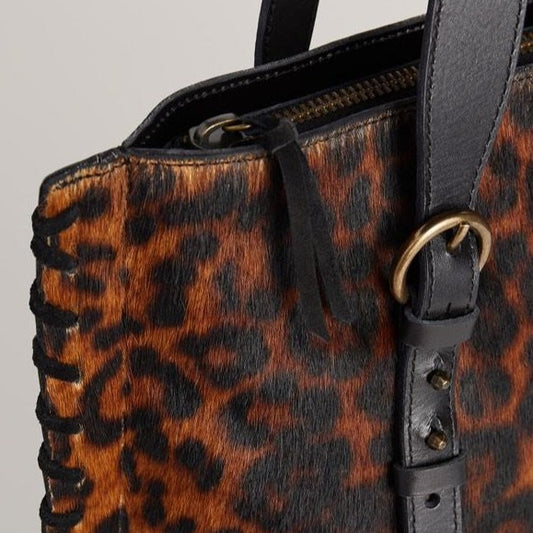 Front shot of Everyday Tote in Leopard
