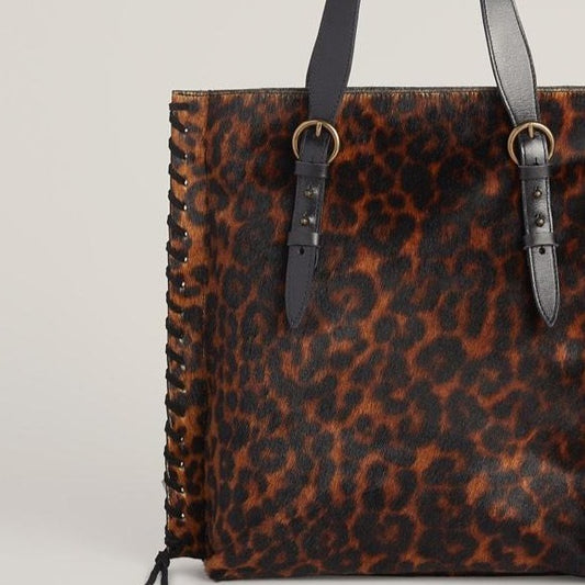 Front shot of Everyday Tote in Leopard