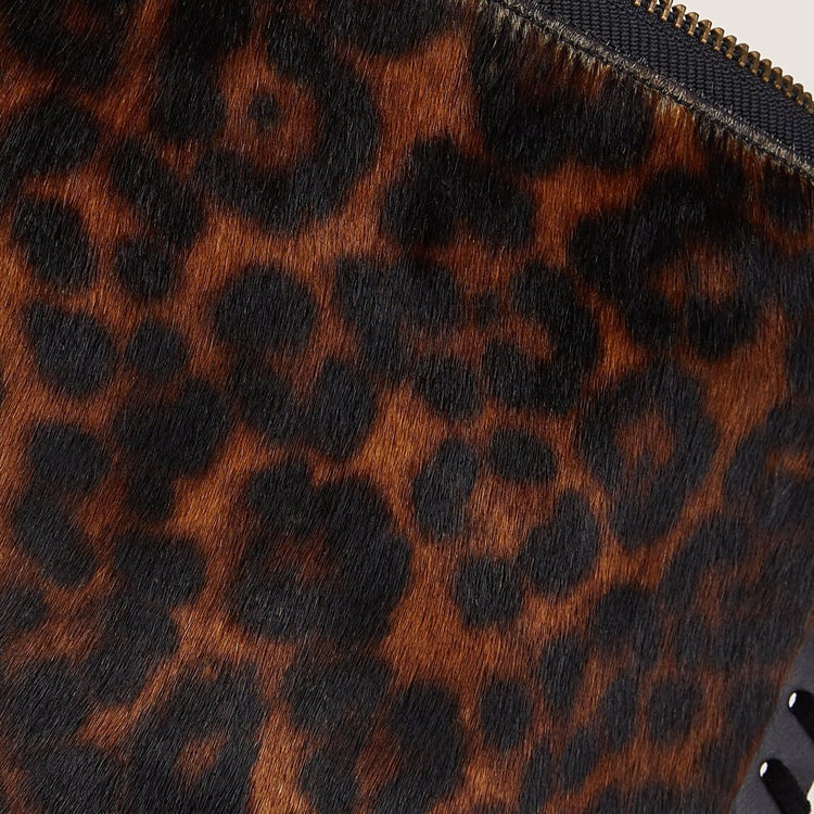 Detail shot of leopard Everyday crossbody