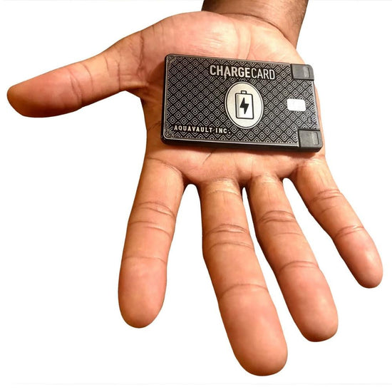 CharGeCard® Ultra-tunn kreditkortsstorlek Telefonladdare svart