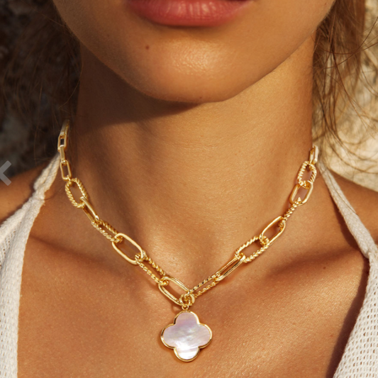 Mother of Pearl Clover on Twisted Link Chain-Gold